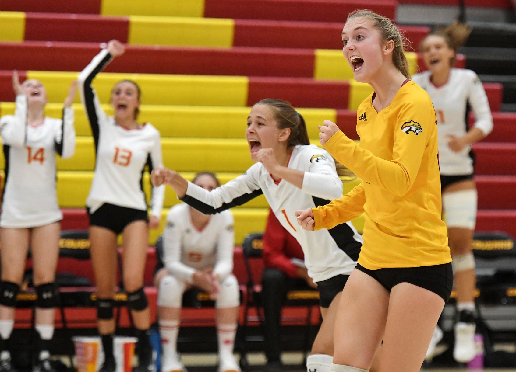 090419-s-volleyball 38.JPG